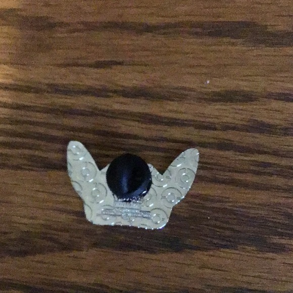 Pikachu Pin - Picture 2 of 2